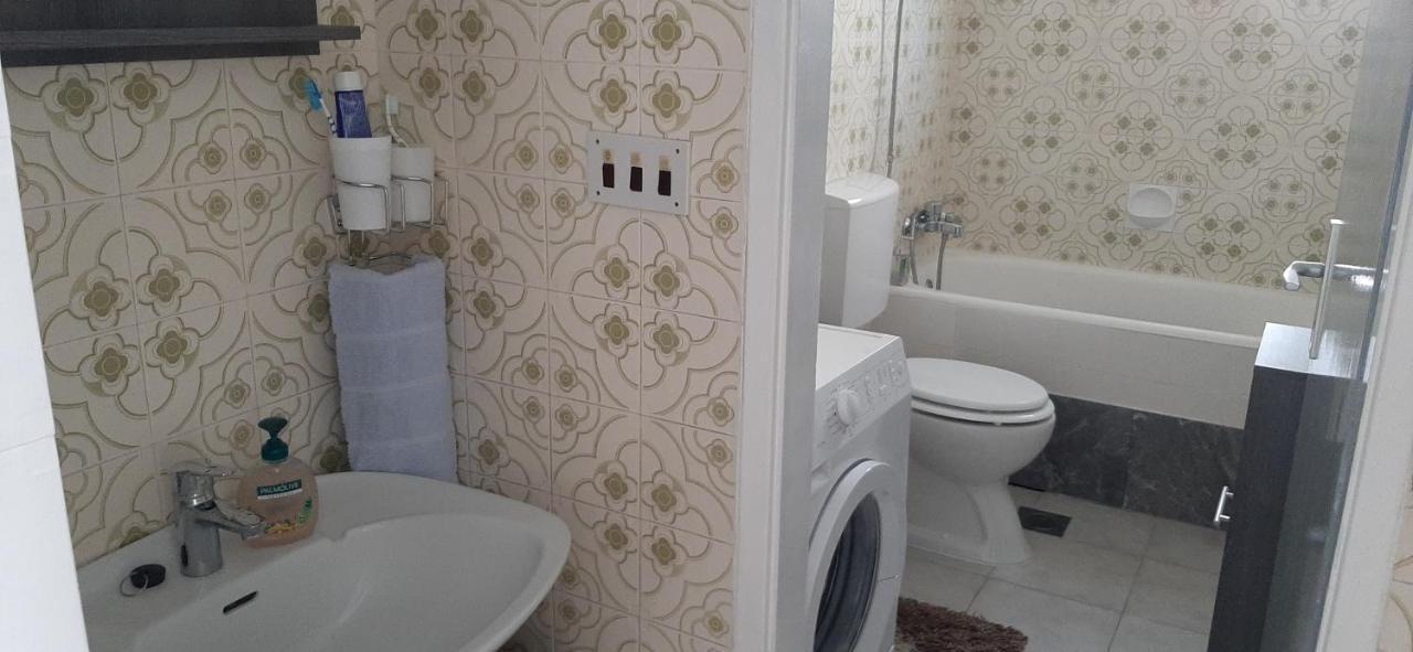 Apartment Biskupovic Dugi Rat Extérieur photo