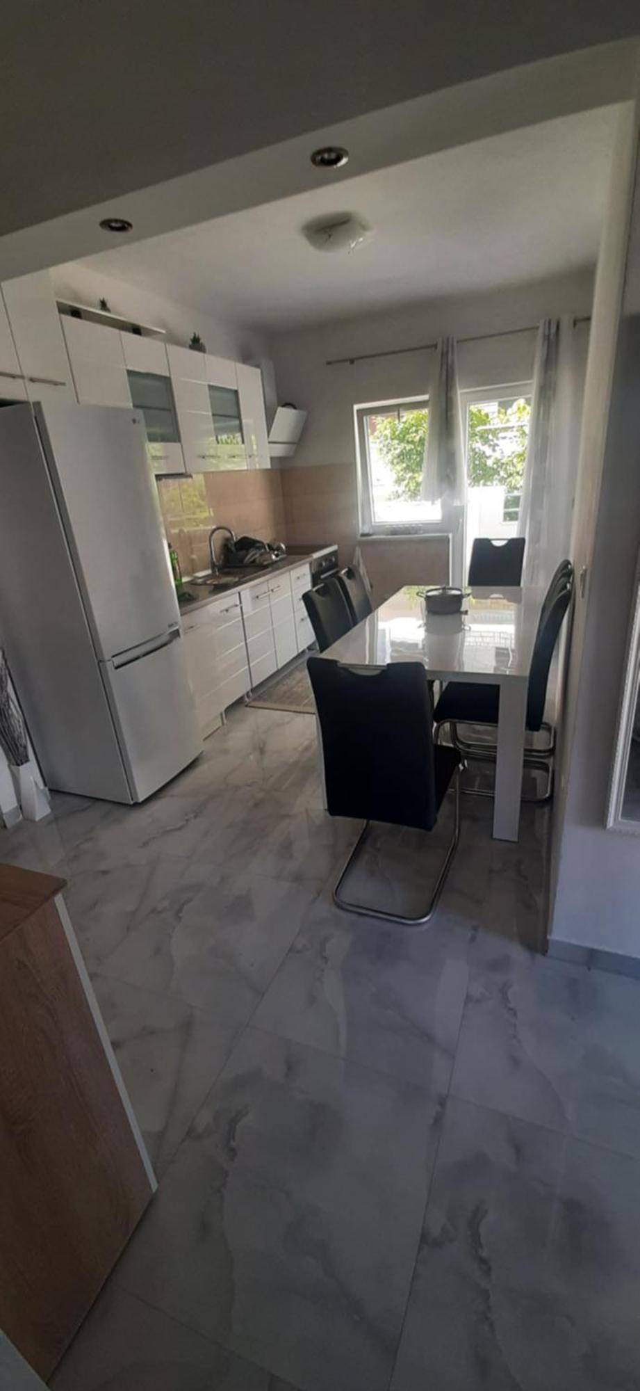 Apartment Biskupovic Dugi Rat Extérieur photo