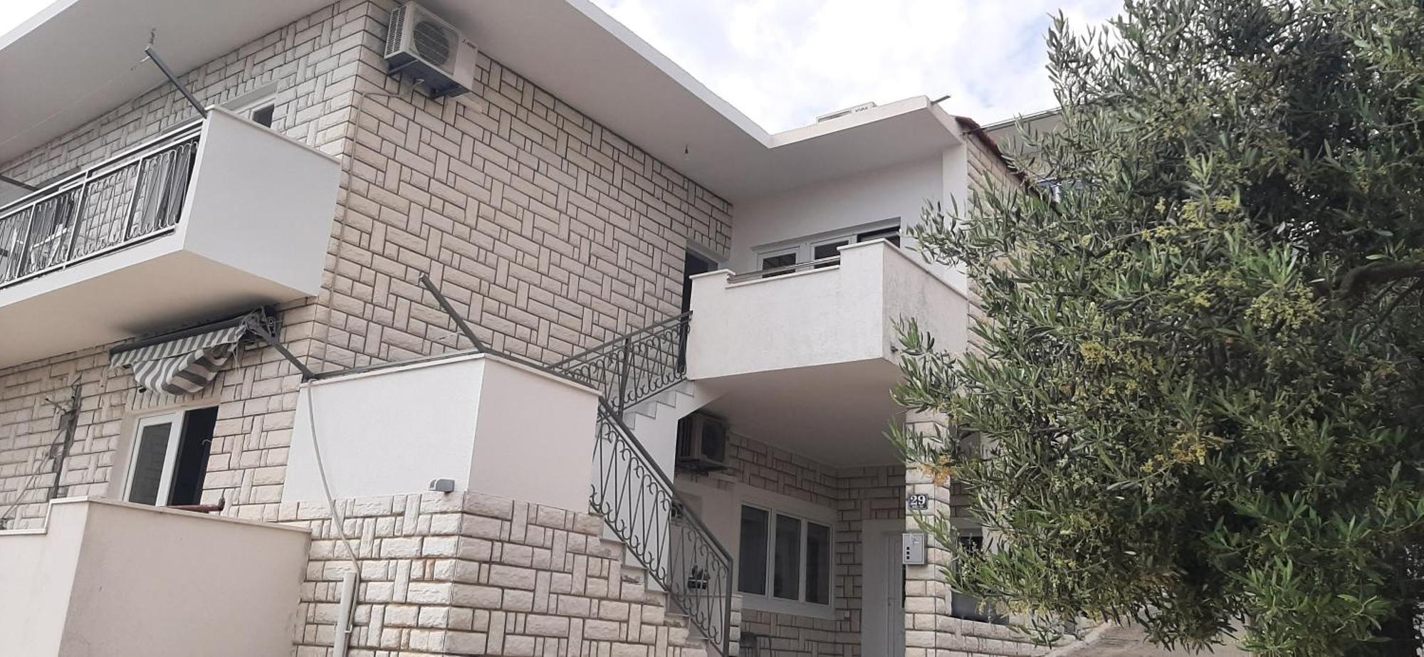Apartment Biskupovic Dugi Rat Extérieur photo