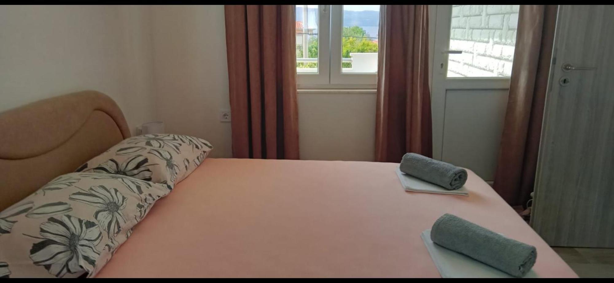 Apartment Biskupovic Dugi Rat Extérieur photo