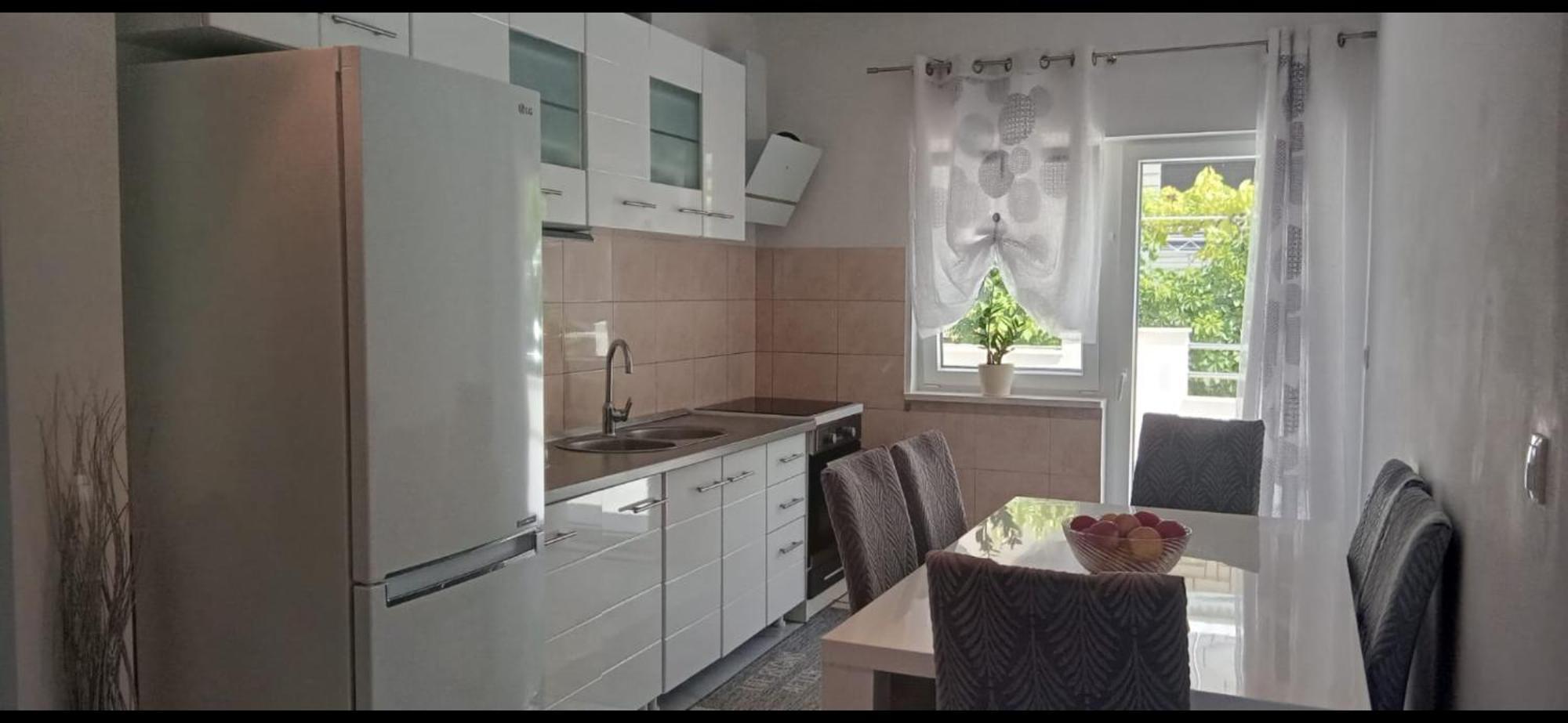 Apartment Biskupovic Dugi Rat Extérieur photo